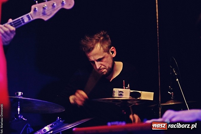 Zdjęcie w galerii na portalu naszraciborz.pl: Mikromusic wczoraj zagrał na Końcu Świata wiadomości z regionu