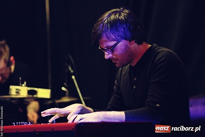 Zdjęcie w galerii na portalu naszraciborz.pl: Mikromusic wczoraj zagrał na Końcu Świata wiadomości z regionu