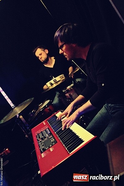 Zdjęcie w galerii na portalu naszraciborz.pl: Mikromusic wczoraj zagrał na Końcu Świata wiadomości z regionu