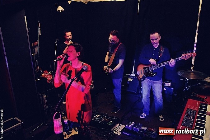 Zdjęcie w galerii na portalu naszraciborz.pl: Mikromusic wczoraj zagrał na Końcu Świata wiadomości z regionu