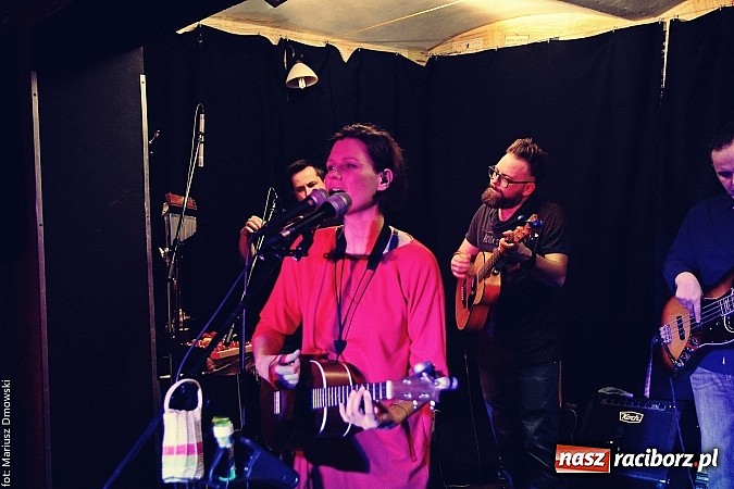 Zdjęcie w galerii na portalu naszraciborz.pl: Mikromusic wczoraj zagrał na Końcu Świata wiadomości z regionu