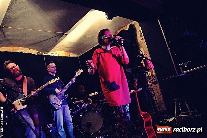 Zdjęcie w galerii na portalu naszraciborz.pl: Mikromusic wczoraj zagrał na Końcu Świata wiadomości z regionu