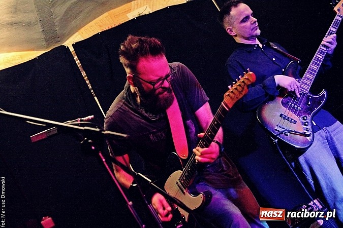 Zdjęcie w galerii na portalu naszraciborz.pl: Mikromusic wczoraj zagrał na Końcu Świata wiadomości z regionu