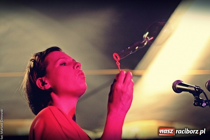 Zdjęcie w galerii na portalu naszraciborz.pl: Mikromusic wczoraj zagrał na Końcu Świata wiadomości z regionu