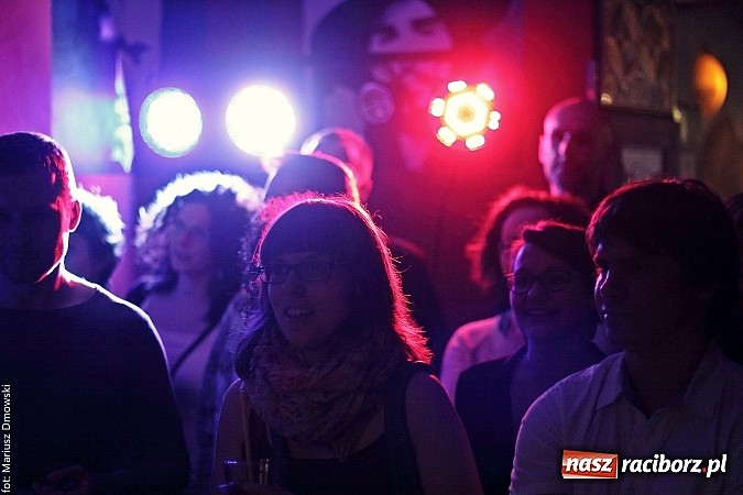 Zdjęcie w galerii na portalu naszraciborz.pl: Mikromusic wczoraj zagrał na Końcu Świata wiadomości z regionu