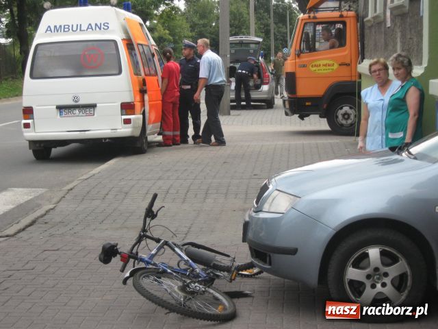 Zdjęcie w galerii na portalu naszraciborz.pl: Rowerzysta pod kołami fabii wiadomości z regionu