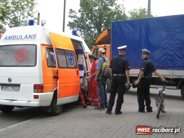 Zdjęcie w galerii na portalu naszraciborz.pl: Rowerzysta pod kołami fabii wiadomości z regionu