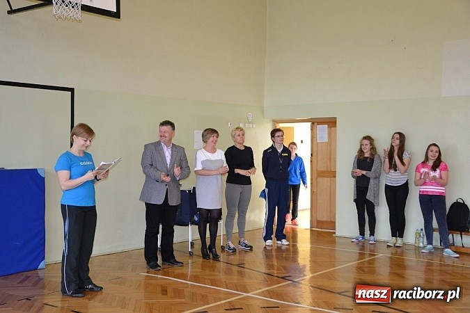 Zdjęcie w galerii na portalu naszraciborz.pl: Finał zawod&oacute;w rejonowych w mini siatk&oacute;wce dziewcząt w Krzyżanowicach wiadomości z regionu