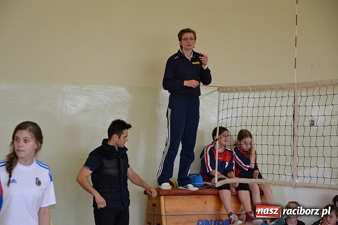 Zdjęcie w galerii na portalu naszraciborz.pl: Finał zawod&oacute;w rejonowych w mini siatk&oacute;wce dziewcząt w Krzyżanowicach wiadomości z regionu