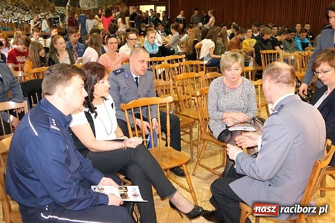 Zdjęcie w galerii na portalu naszraciborz.pl: Spektakl Grupy PaT dla młodzieży i rodziców w powiecie mikołowskim! wiadomości z regionu
