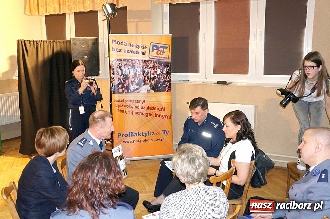 Zdjęcie w galerii na portalu naszraciborz.pl: Spektakl Grupy PaT dla młodzieży i rodziców w powiecie mikołowskim! wiadomości z regionu