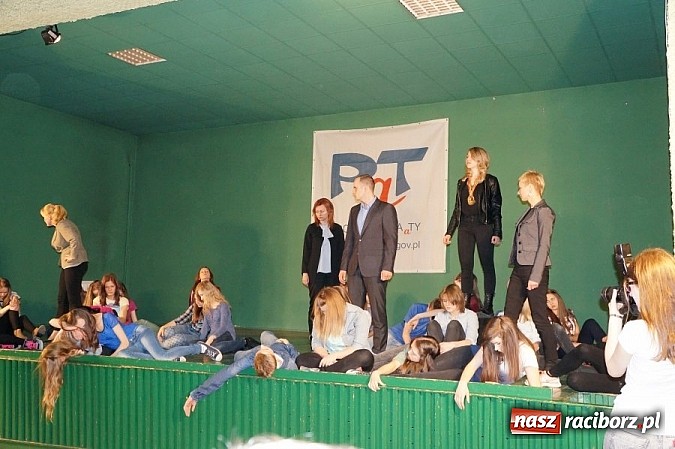 Zdjęcie w galerii na portalu naszraciborz.pl: Spektakl Grupy PaT dla młodzieży i rodziców w powiecie mikołowskim! wiadomości z regionu
