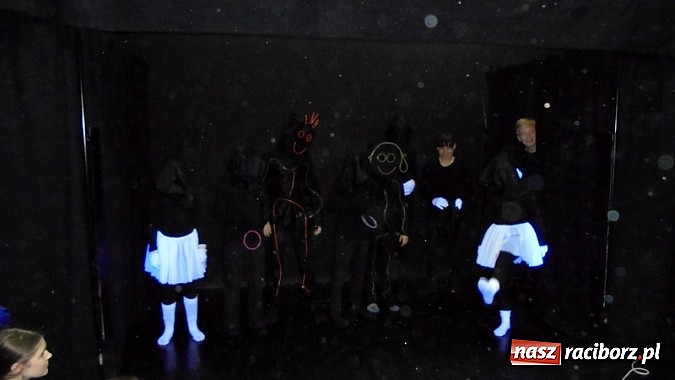 Zdjęcie w galerii na portalu naszraciborz.pl: Aktorzy z G5 gościli grupę teatralną z Rudnika wiadomości z regionu