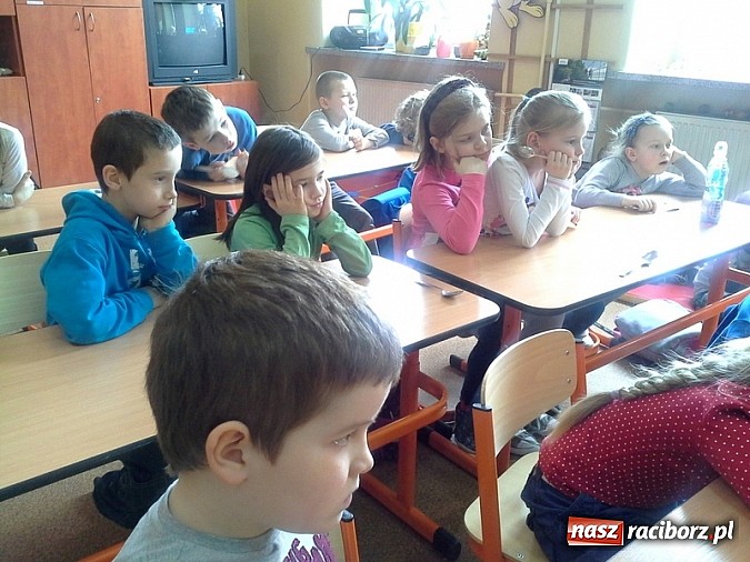 Zdjęcie w galerii na portalu naszraciborz.pl: Serek o smaku owocowym czy owocowy? wiadomości z regionu