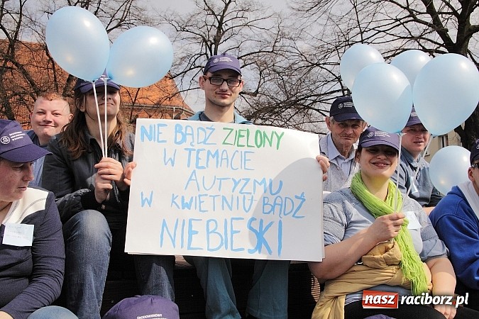 Zdjęcie w galerii na portalu naszraciborz.pl: Nie bądź zielony w temacie autyzmu, w kwietniu bądź NIEBIESKI !! wiadomości z regionu