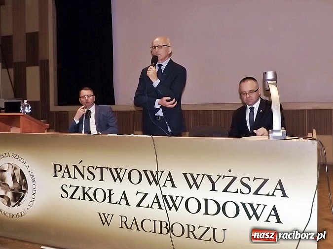 Zdjęcie w galerii na portalu naszraciborz.pl: Starosta i wicestarosta odpowiedzieli na pytania studentów PWSZ wiadomości z regionu