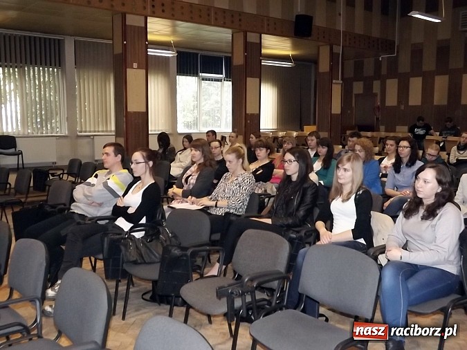 Zdjęcie w galerii na portalu naszraciborz.pl: Starosta i wicestarosta odpowiedzieli na pytania studentów PWSZ wiadomości z regionu