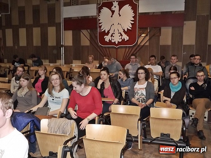 Zdjęcie w galerii na portalu naszraciborz.pl: Starosta i wicestarosta odpowiedzieli na pytania studentów PWSZ wiadomości z regionu