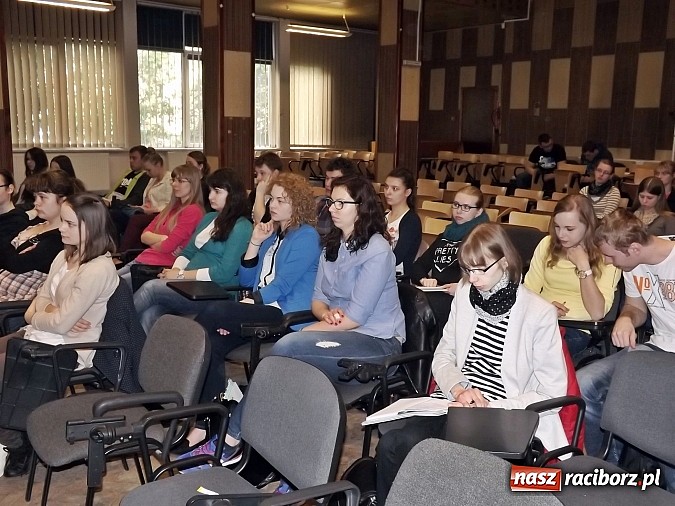 Zdjęcie w galerii na portalu naszraciborz.pl: Starosta i wicestarosta odpowiedzieli na pytania studentów PWSZ wiadomości z regionu