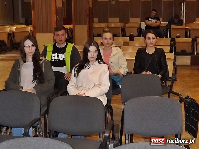 Zdjęcie w galerii na portalu naszraciborz.pl: Starosta i wicestarosta odpowiedzieli na pytania studentów PWSZ wiadomości z regionu