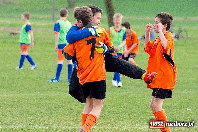 Zdjęcie w galerii na portalu naszraciborz.pl: Młodziki Grzegorzowic zdobyły Zameczek wiadomości z regionu