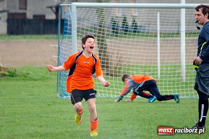 Zdjęcie w galerii na portalu naszraciborz.pl: Młodziki Grzegorzowic zdobyły Zameczek wiadomości z regionu