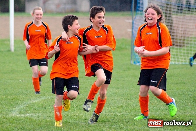 Zdjęcie w galerii na portalu naszraciborz.pl: Młodziki Grzegorzowic zdobyły Zameczek wiadomości z regionu