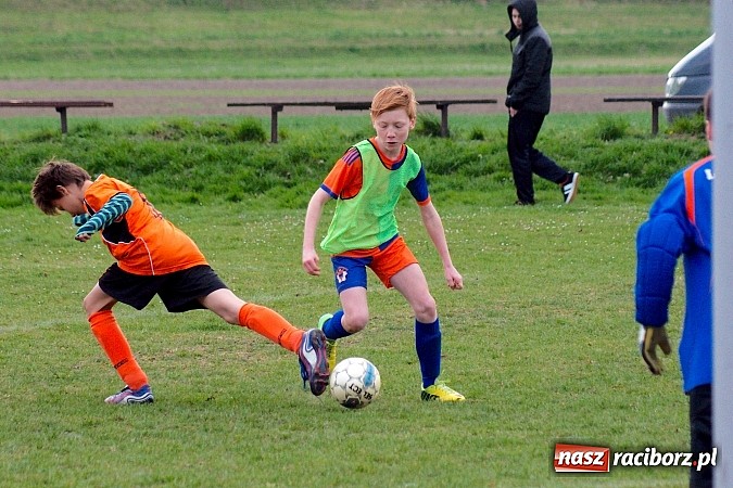 Zdjęcie w galerii na portalu naszraciborz.pl: Młodziki Grzegorzowic zdobyły Zameczek wiadomości z regionu