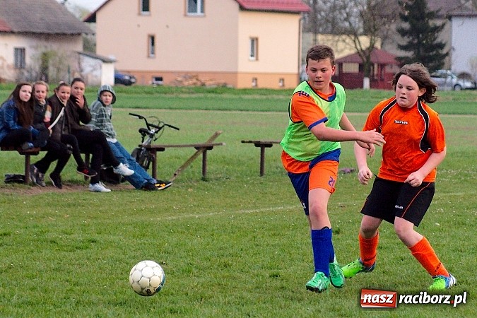 Zdjęcie w galerii na portalu naszraciborz.pl: Młodziki Grzegorzowic zdobyły Zameczek wiadomości z regionu