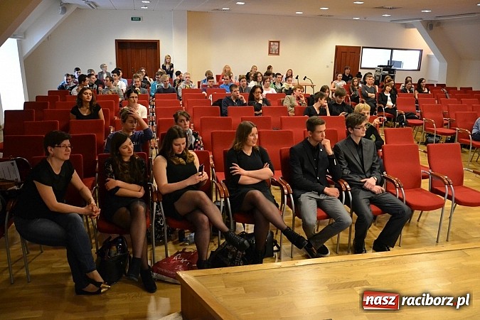 Zdjęcie w galerii na portalu naszraciborz.pl: III Ogólnopolski Konkurs Piosenki Hiszpańskojęzycznej za nami  wiadomości z regionu