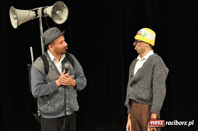 Zdjęcie w galerii na portalu naszraciborz.pl: Pielgrzymka do miejsc śmiesznych. Neo-Nówka w Raciborzu wiadomości z regionu