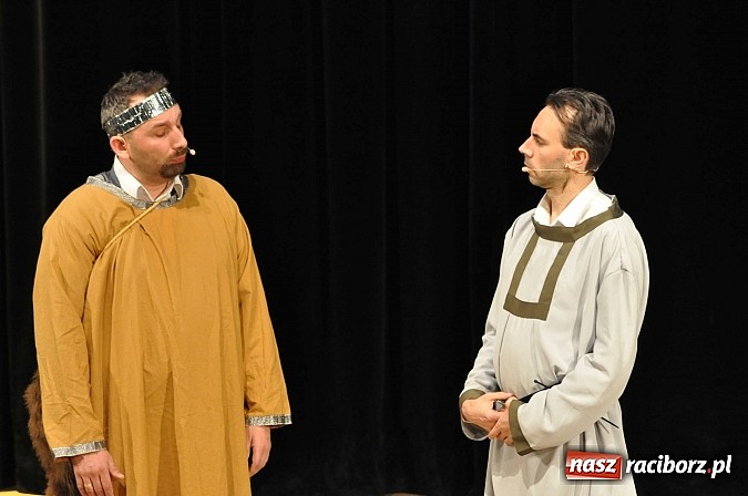 Zdjęcie w galerii na portalu naszraciborz.pl: Pielgrzymka do miejsc śmiesznych. Neo-Nówka w Raciborzu wiadomości z regionu