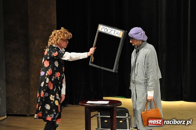 Zdjęcie w galerii na portalu naszraciborz.pl: Pielgrzymka do miejsc śmiesznych. Neo-Nówka w Raciborzu wiadomości z regionu