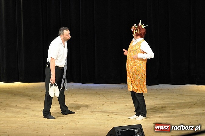 Zdjęcie w galerii na portalu naszraciborz.pl: Pielgrzymka do miejsc śmiesznych. Neo-Nówka w Raciborzu wiadomości z regionu