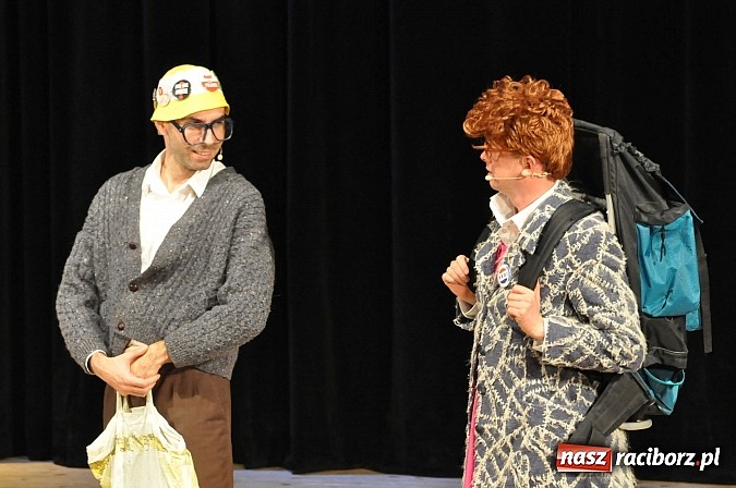 Zdjęcie w galerii na portalu naszraciborz.pl: Pielgrzymka do miejsc śmiesznych. Neo-Nówka w Raciborzu wiadomości z regionu