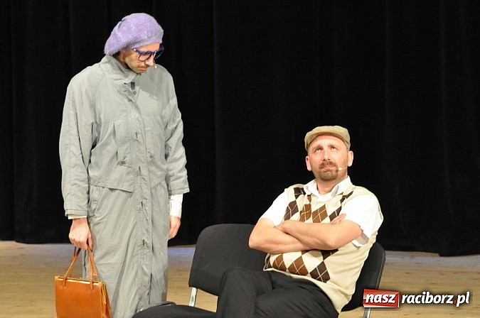 Zdjęcie w galerii na portalu naszraciborz.pl: Pielgrzymka do miejsc śmiesznych. Neo-Nówka w Raciborzu wiadomości z regionu