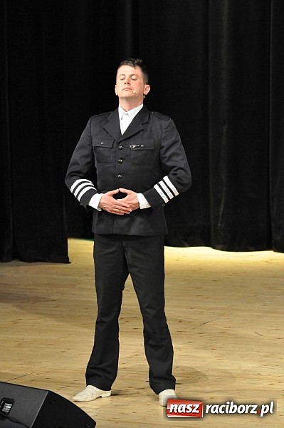 Zdjęcie w galerii na portalu naszraciborz.pl: Pielgrzymka do miejsc śmiesznych. Neo-Nówka w Raciborzu wiadomości z regionu