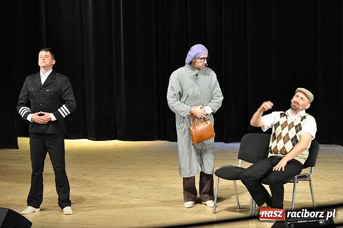 Zdjęcie w galerii na portalu naszraciborz.pl: Pielgrzymka do miejsc śmiesznych. Neo-Nówka w Raciborzu wiadomości z regionu