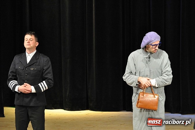 Zdjęcie w galerii na portalu naszraciborz.pl: Pielgrzymka do miejsc śmiesznych. Neo-Nówka w Raciborzu wiadomości z regionu