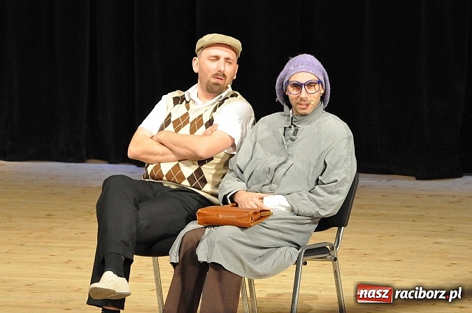 Zdjęcie w galerii na portalu naszraciborz.pl: Pielgrzymka do miejsc śmiesznych. Neo-Nówka w Raciborzu wiadomości z regionu