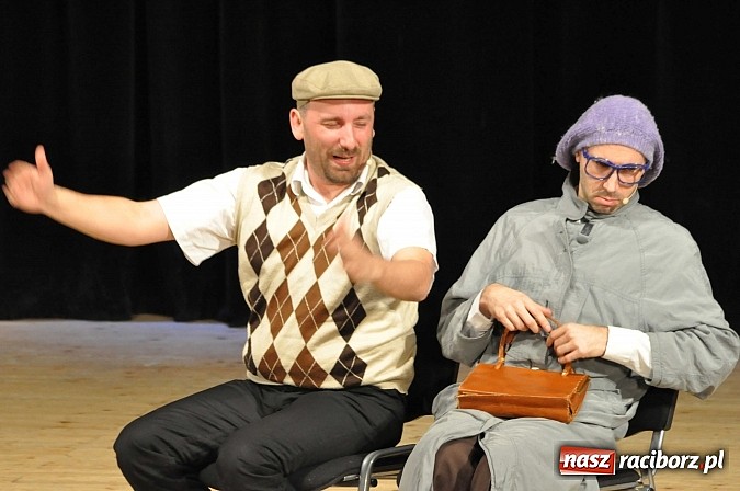 Zdjęcie w galerii na portalu naszraciborz.pl: Pielgrzymka do miejsc śmiesznych. Neo-Nówka w Raciborzu wiadomości z regionu