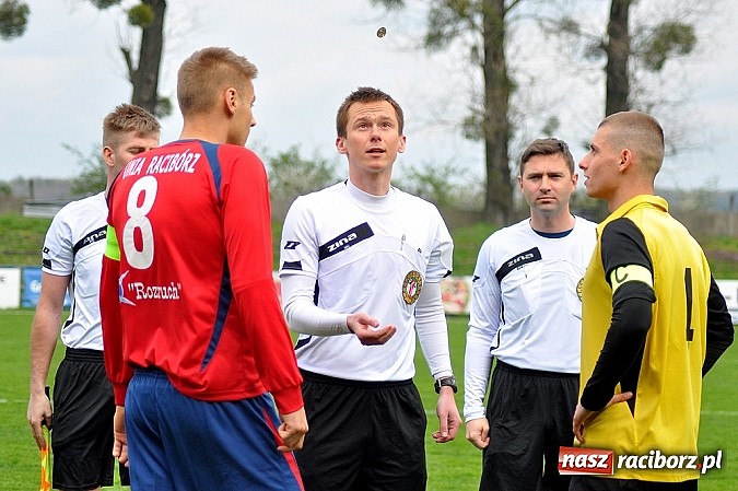 Zdjęcie w galerii na portalu naszraciborz.pl: Czerwona kartka, niewykorzystany karny i policja na trybunach. Unia wygrywa z GKS-em wiadomości z regionu
