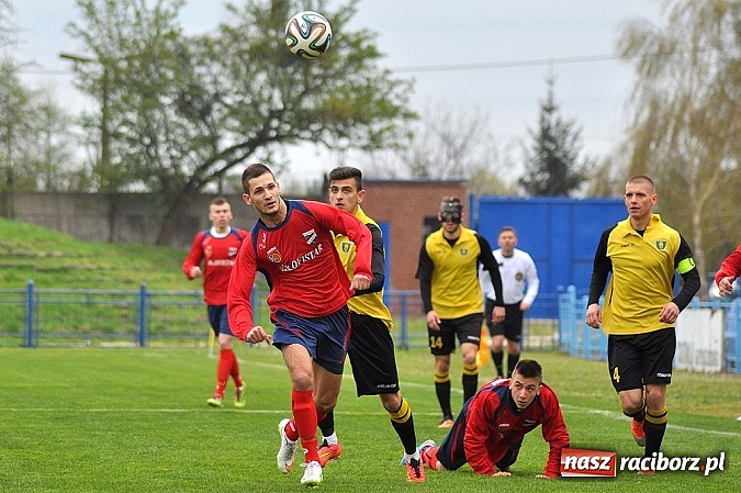Zdjęcie w galerii na portalu naszraciborz.pl: Czerwona kartka, niewykorzystany karny i policja na trybunach. Unia wygrywa z GKS-em wiadomości z regionu