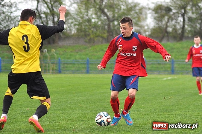 Zdjęcie w galerii na portalu naszraciborz.pl: Czerwona kartka, niewykorzystany karny i policja na trybunach. Unia wygrywa z GKS-em wiadomości z regionu