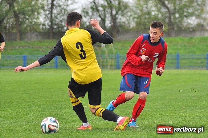 Zdjęcie w galerii na portalu naszraciborz.pl: Czerwona kartka, niewykorzystany karny i policja na trybunach. Unia wygrywa z GKS-em wiadomości z regionu
