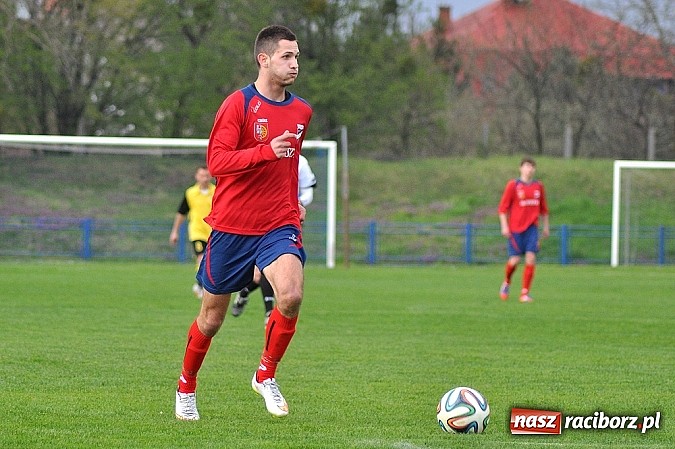 Zdjęcie w galerii na portalu naszraciborz.pl: Czerwona kartka, niewykorzystany karny i policja na trybunach. Unia wygrywa z GKS-em wiadomości z regionu