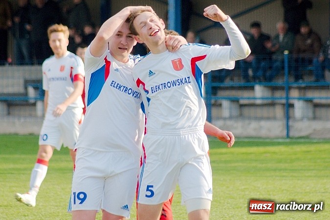 Zdjęcie w galerii na portalu naszraciborz.pl: Pieczarek i Kozicki katami Kuźni Raciborskiej wiadomości z regionu