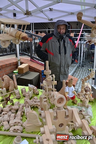 Zdjęcie w galerii na portalu naszraciborz.pl: III Zamkowy Jarmark kwiatów, żywności ekologicznej i rękodzieła już za nami wiadomości z regionu