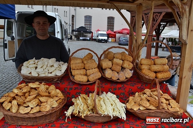 Zdjęcie w galerii na portalu naszraciborz.pl: III Zamkowy Jarmark kwiatów, żywności ekologicznej i rękodzieła już za nami wiadomości z regionu