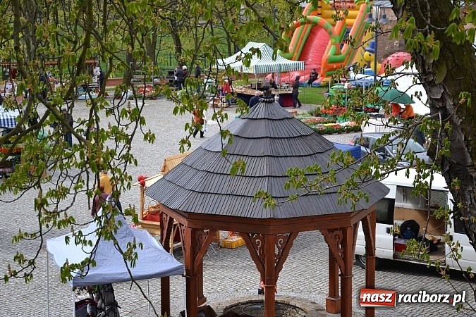 Zdjęcie w galerii na portalu naszraciborz.pl: III Zamkowy Jarmark kwiatów, żywności ekologicznej i rękodzieła już za nami wiadomości z regionu